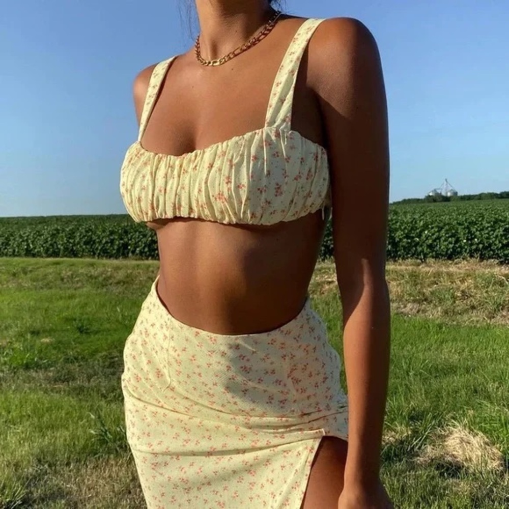 Princess Polly Floral Yellow Crop Bra Top Size 2 - Picture 2 of 5